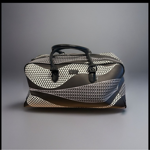 Hawaii Finest (Hi Finest) Tribal Pattern Duffle Carry on Travel Bag